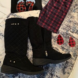 Black Quilted Mid-Calf Women’s Boots